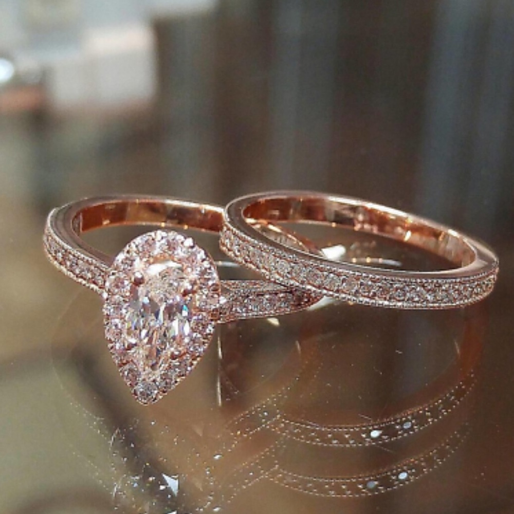Women’s engagement two piece ring set